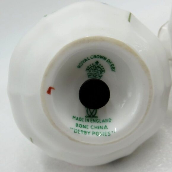 Royal CROWN DERBY Bone China Salt and Pepper Shaker With Floral Derby Posies - Picture 2 of 10